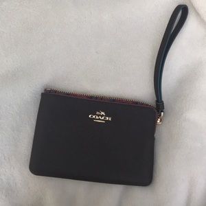 ✨Coach Small Wristlet✨
